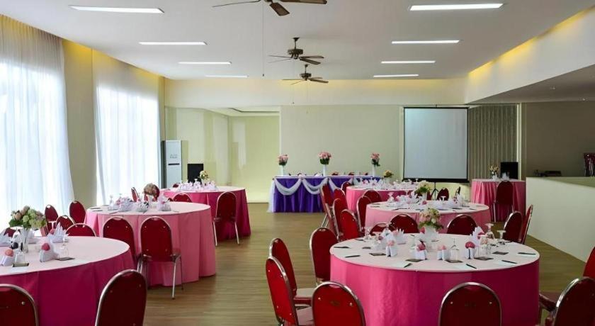 Bali Rich Villa Tuban  Екстериор снимка