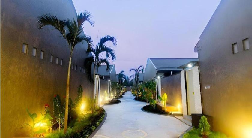 Bali Rich Villa Tuban  Екстериор снимка